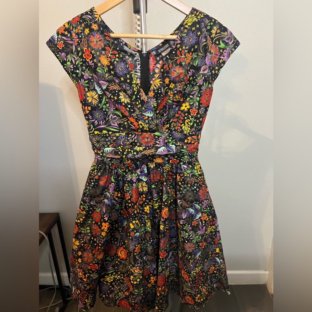 Retrolicious Womens Greta Dress Size S Multicolor Floral V-Neck Retro Look